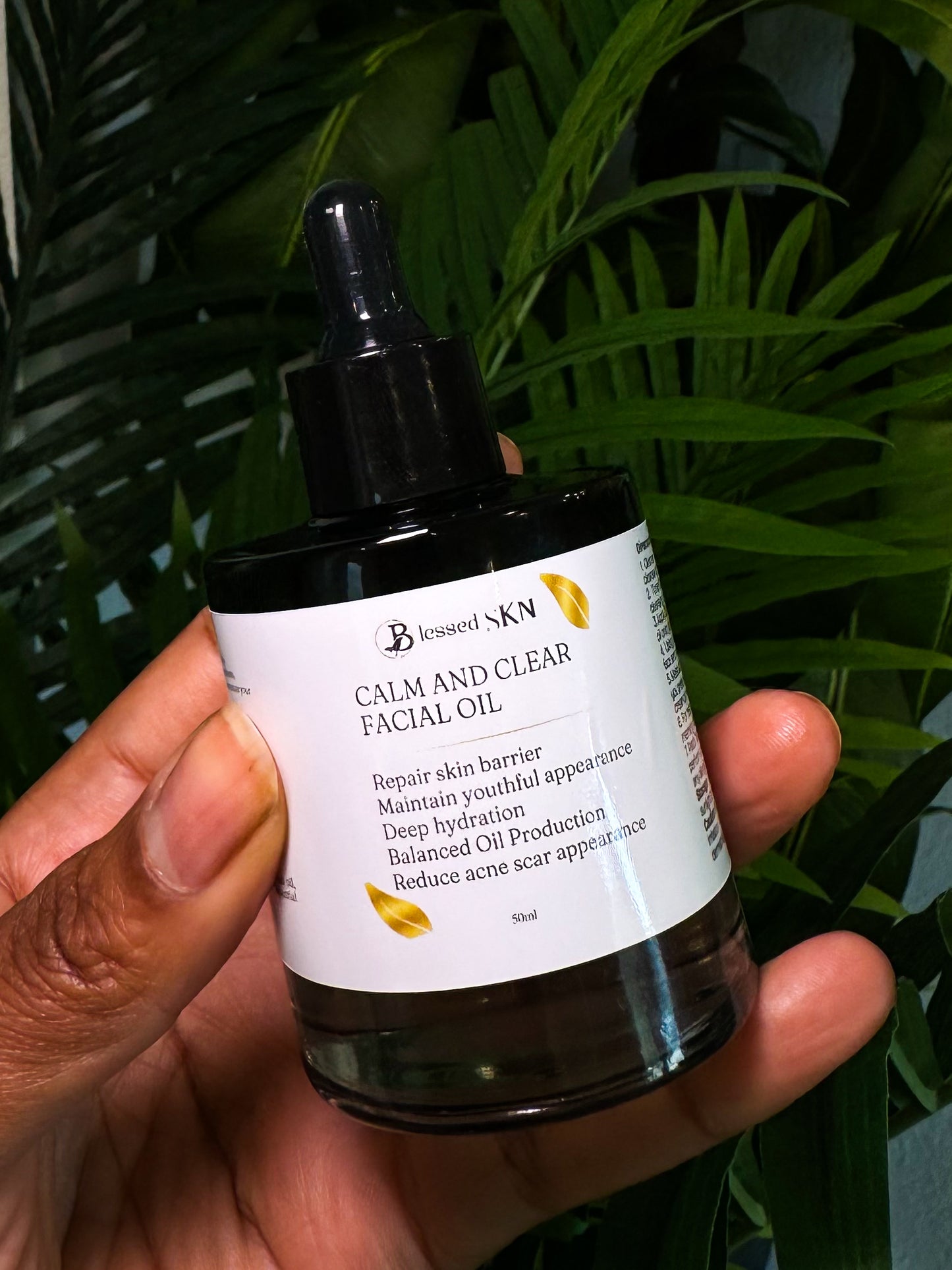 Calm and clear facial oil